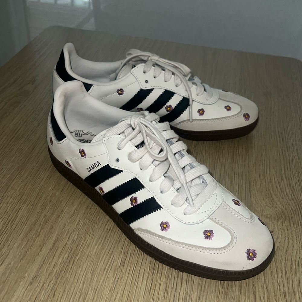 Samba OG Shoes With Flower Appliqués